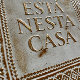 DETENTE DEUS ESTÁ NESTA CASA / BLANCO + ORO