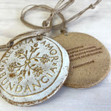 MEDALLÓN ABUNDANCIA, ALEGRIA Y AMOR / BLANCO Y ORO